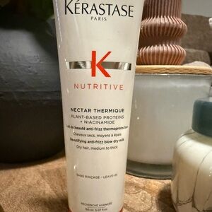 Kerastase Nutritive Nectar Thermique Hair Milk - White and Red